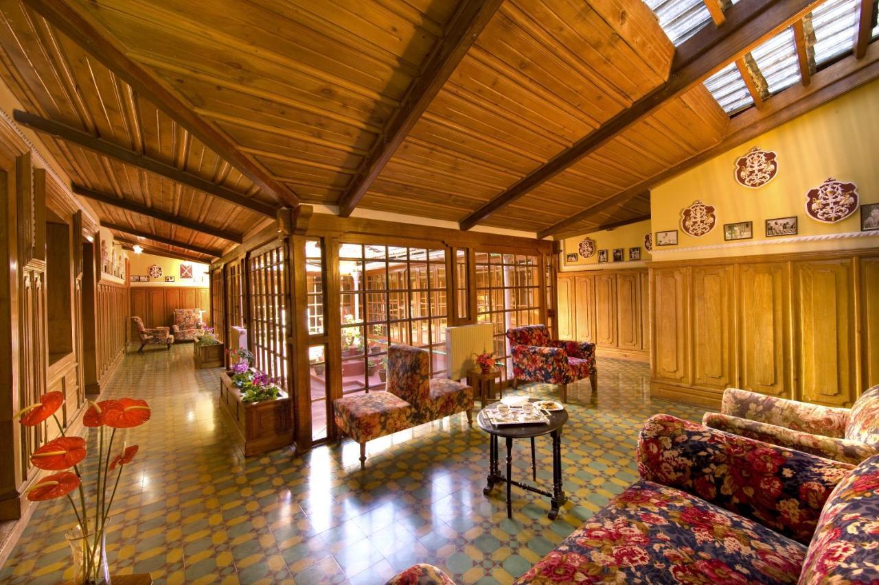 Welcomheritage Fernhills Royal Palace 우티 외부 사진