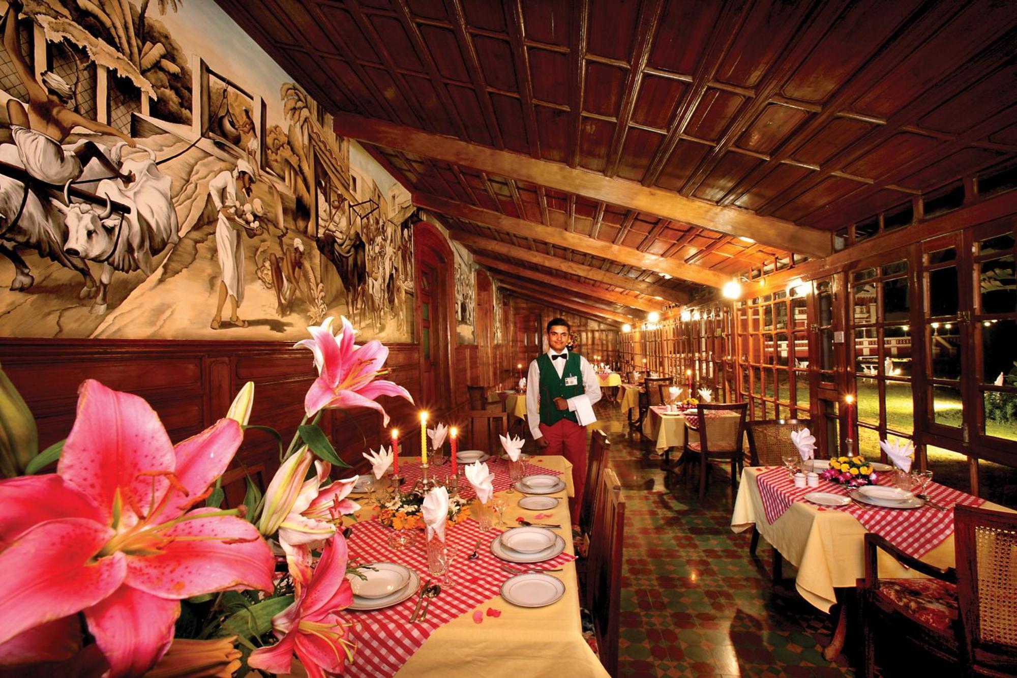 Welcomheritage Fernhills Royal Palace 우티 외부 사진