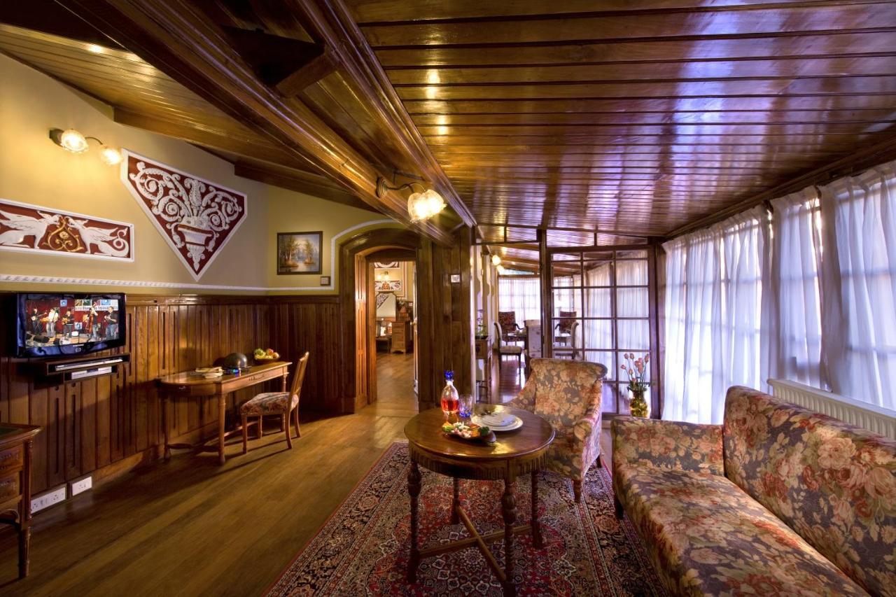 Welcomheritage Fernhills Royal Palace 우티 외부 사진