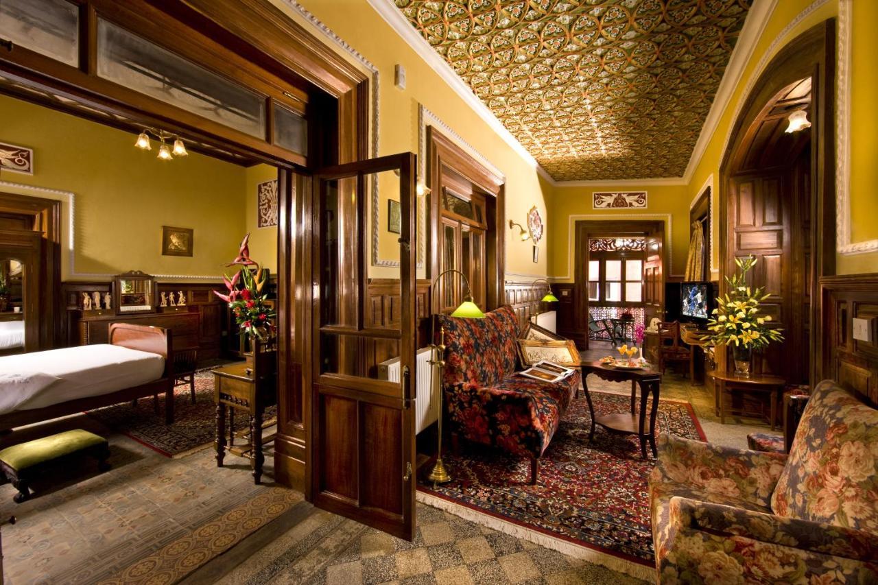 Welcomheritage Fernhills Royal Palace 우티 외부 사진