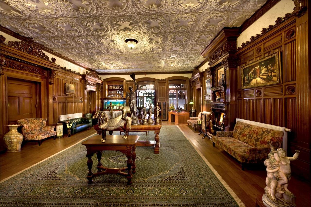 Welcomheritage Fernhills Royal Palace 우티 외부 사진