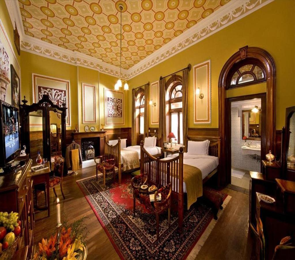 Welcomheritage Fernhills Royal Palace 우티 외부 사진